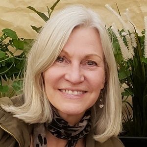 Meet your Posher, Julia